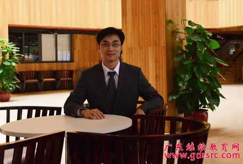 ���������A�ώ�����W���WԺ��Ժ�L�����W�������Tʿ�о����������A�ώ�����W���WԺ�W�gί�T�����Σ��A�ώ�����W֪�R�a��lչ�о����ĳ��ո�����