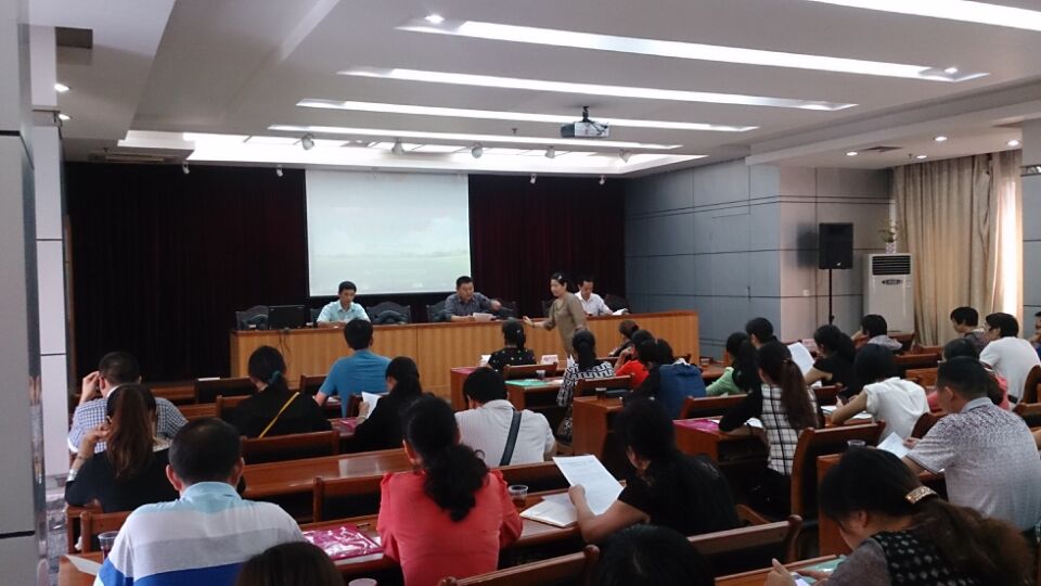 圖為韶關市衛(wèi)計局2015年繼續(xù)醫(yī)學教育工作會議現(xiàn)場 韶關市繼續(xù)醫(yī)學教育工作會議順利召開